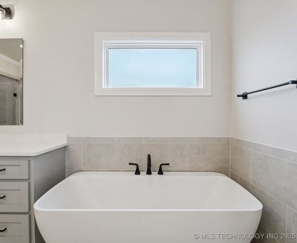 11014 N 81st East Place, Owasso, OK 74055