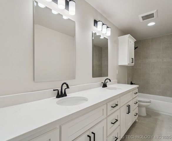 11014 N 81st East Place, Owasso, OK 74055