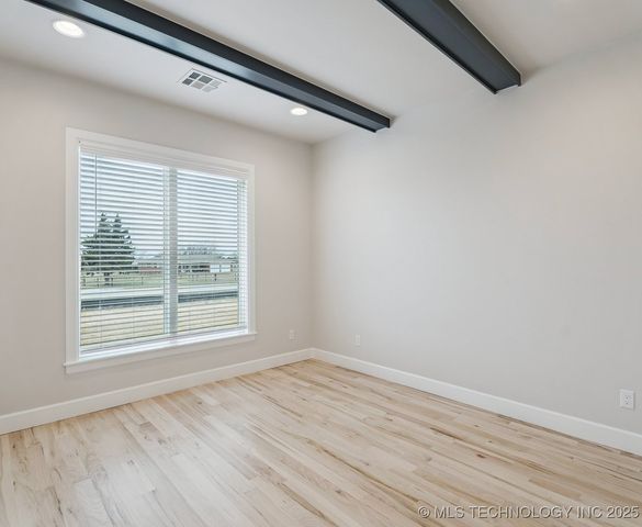 11014 N 81st East Place, Owasso, OK 74055