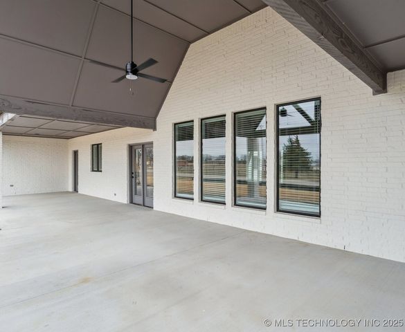 11014 N 81st East Place, Owasso, OK 74055