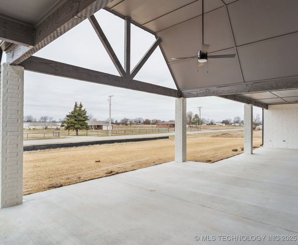 11014 N 81st East Place, Owasso, OK 74055