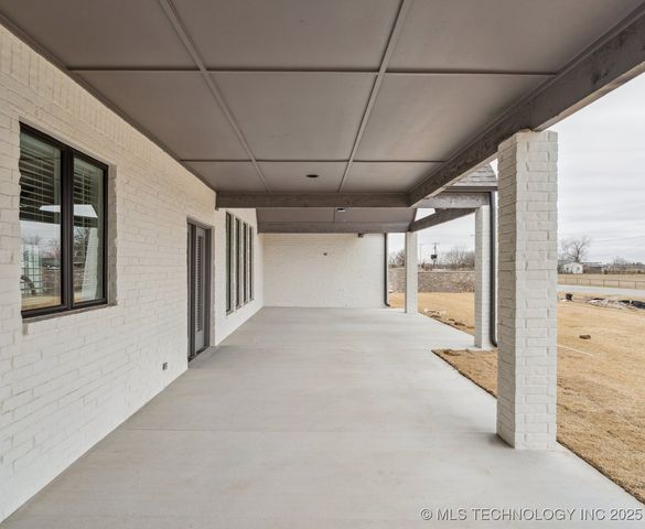 11014 N 81st East Place, Owasso, OK 74055