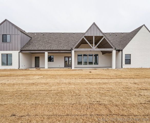 11014 N 81st East Place, Owasso, OK 74055