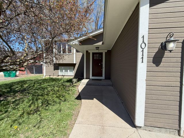 1011 103rd Lane NW, Coon Rapids, MN 55433