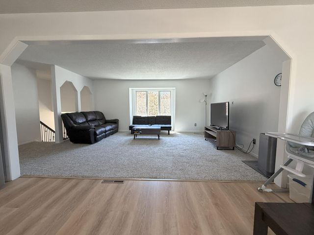 1011 103rd Lane NW, Coon Rapids, MN 55433