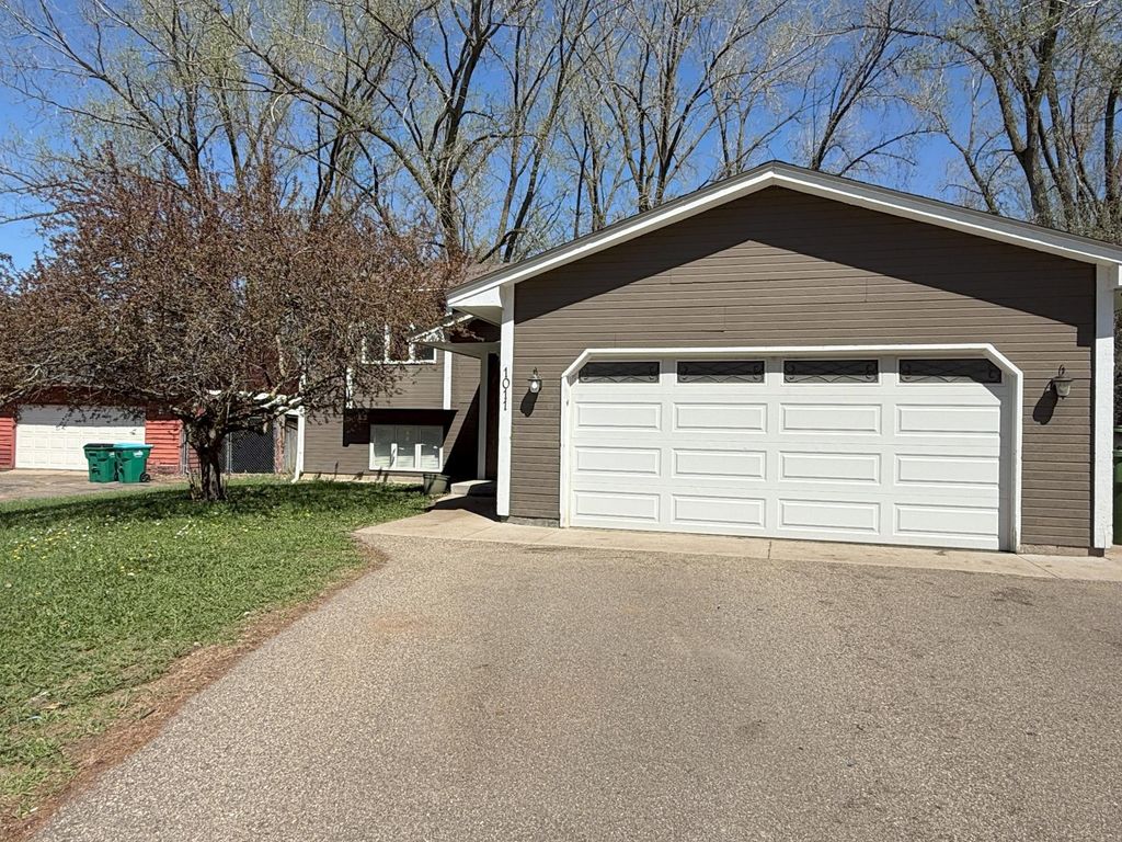 1011 103rd Lane NW, Coon Rapids, MN 55433