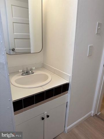 1424 HUDDELL AVE, Marcus Hook, PA 19061