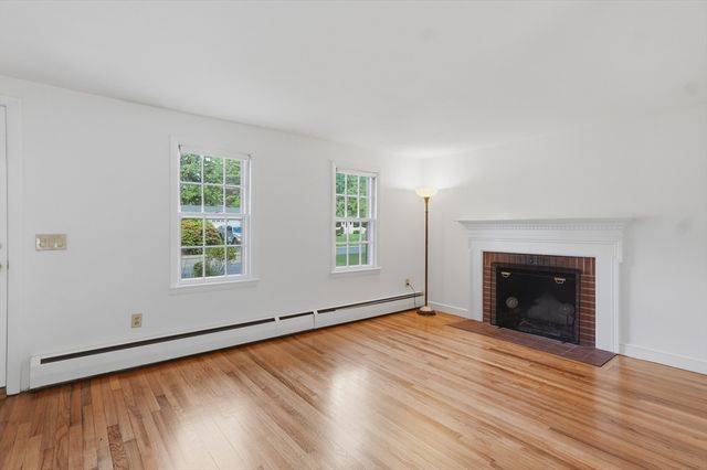 18 Forrest Road, Topsfield, MA 01983
