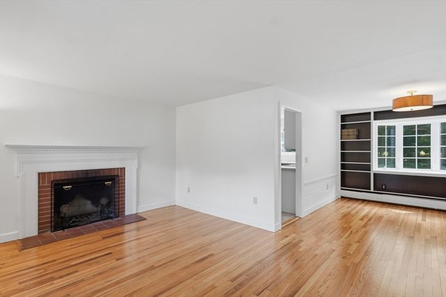 18 Forrest Road, Topsfield, MA 01983