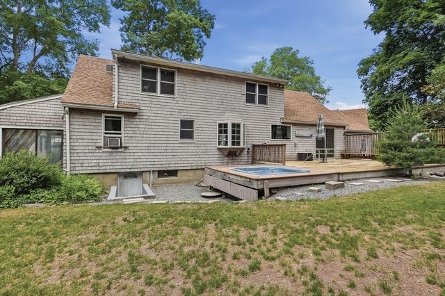 18 Forrest Road, Topsfield, MA 01983