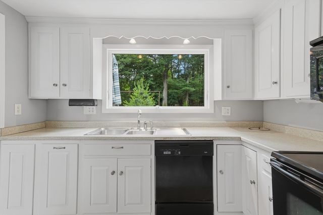 18 Forrest Road, Topsfield, MA 01983