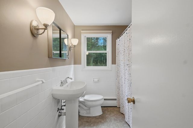 18 Forrest Road, Topsfield, MA 01983