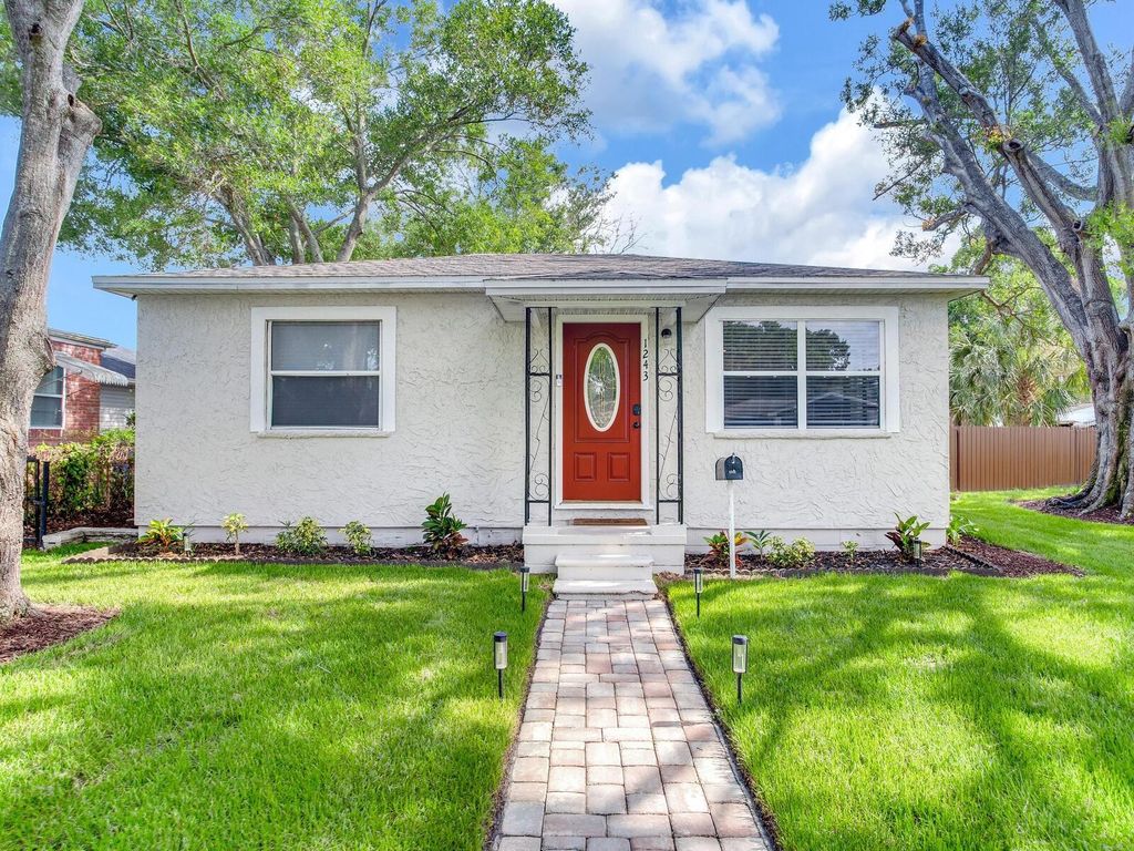 1243 55TH AVENUE N, St Petersburg, FL 33703