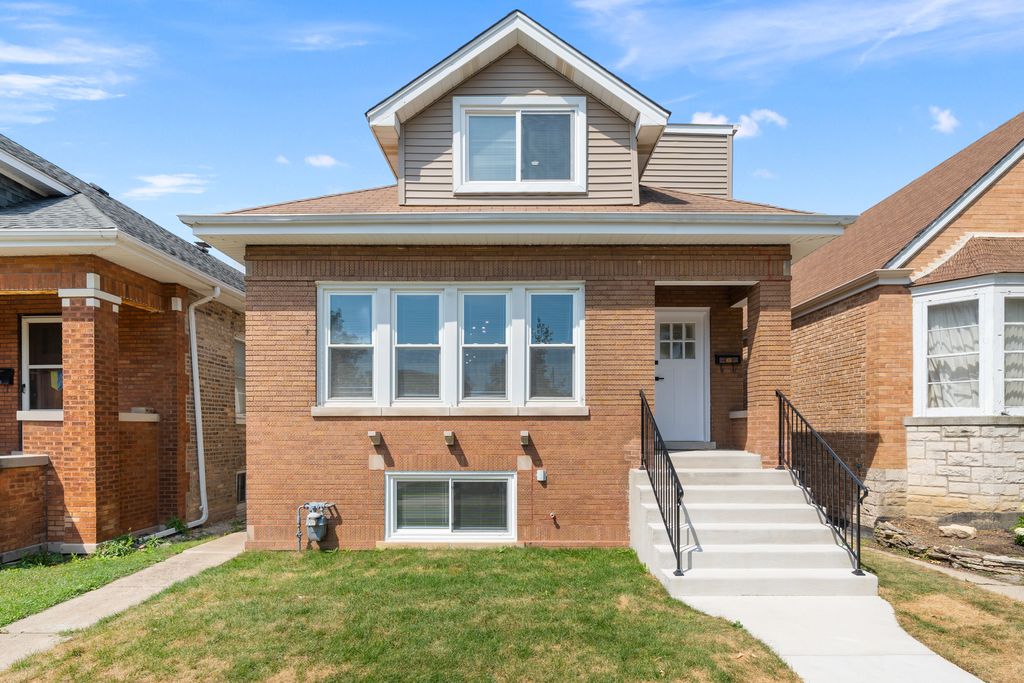 4230 N Monitor Avenue, Chicago, IL 60634