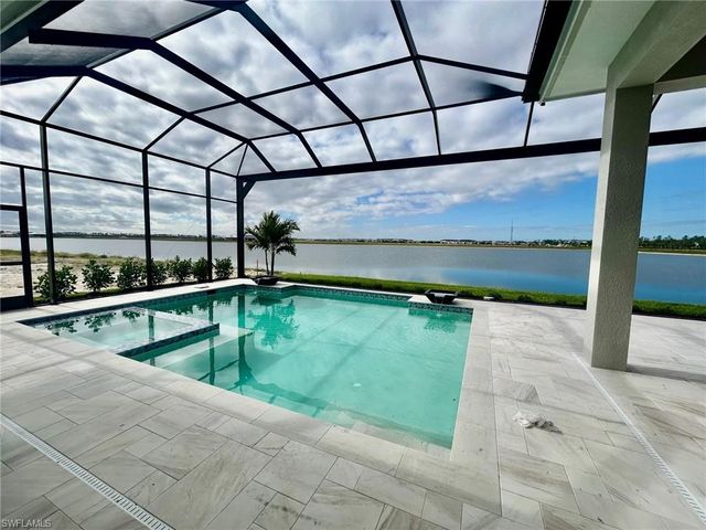 9448 Loquat LN, Naples, FL 34114