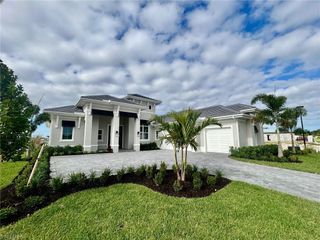9448 Loquat LN, Naples, FL 34114