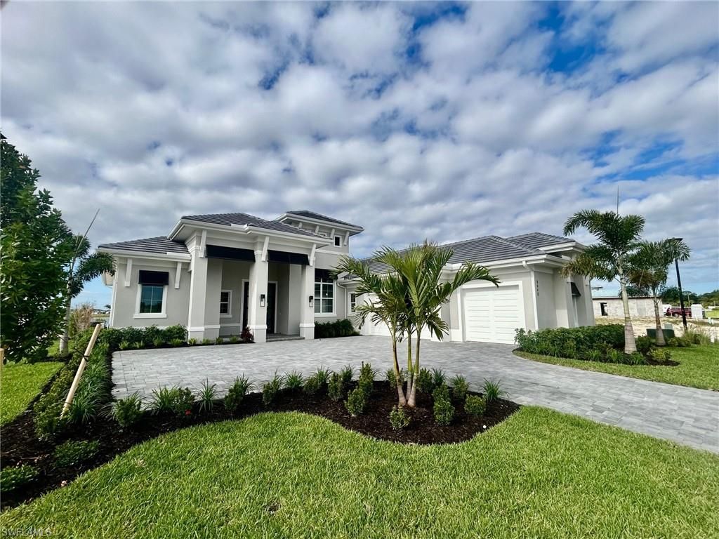 9448 Loquat LN, Naples, FL 34114