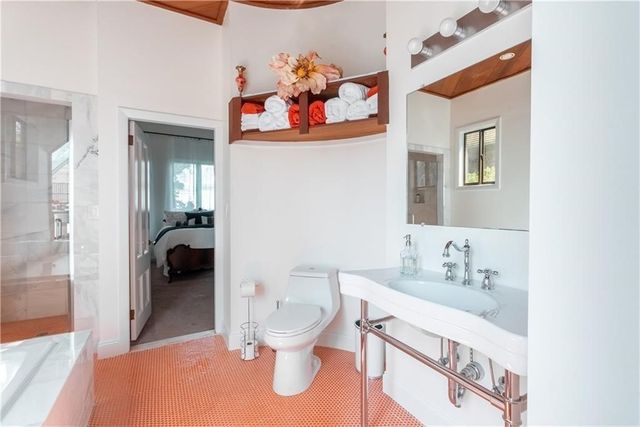 4 Red Cross Avenue 1A, Newport, RI 02840