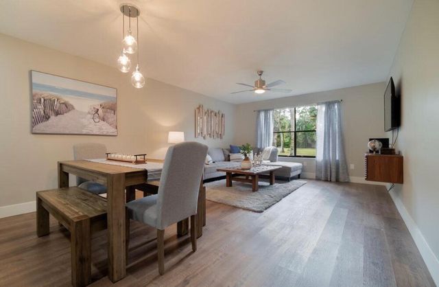 13033 Northshire Trail 21, Wellington, FL 33414