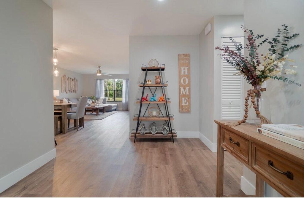 13033 Northshire Trail 21, Wellington, FL 33414