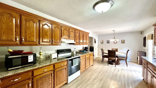 9124 Highway 20, Summertown, TN 38483