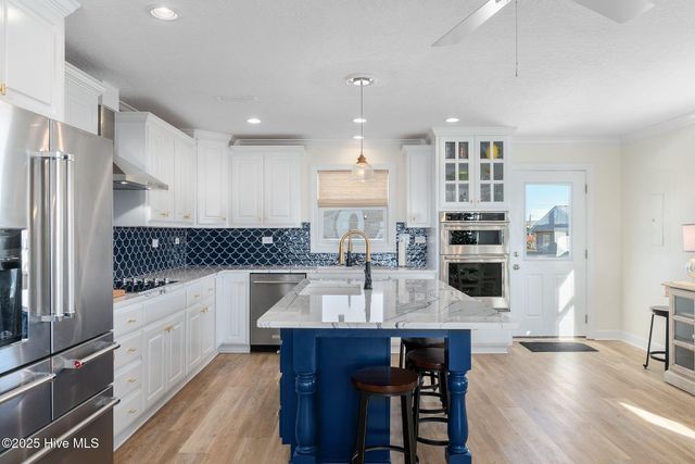 1606 Ocean Drive, Emerald Isle, NC 28594