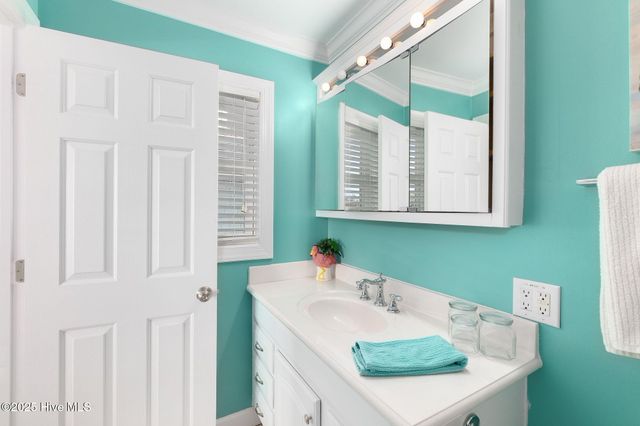 1606 Ocean Drive, Emerald Isle, NC 28594