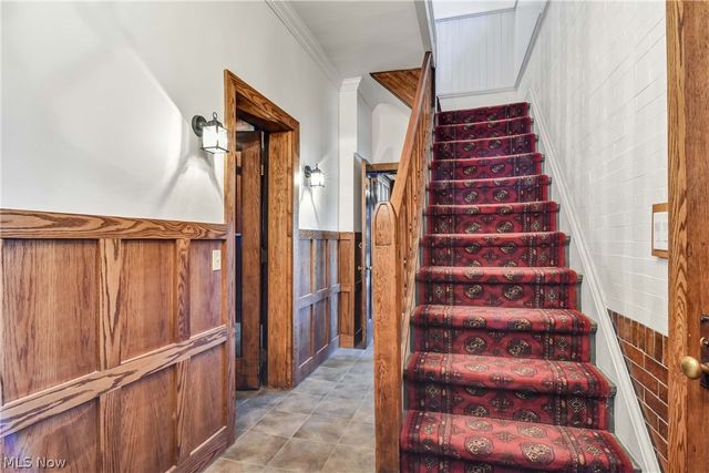 10 E Hanna Lane, Bratenahl, OH 44108