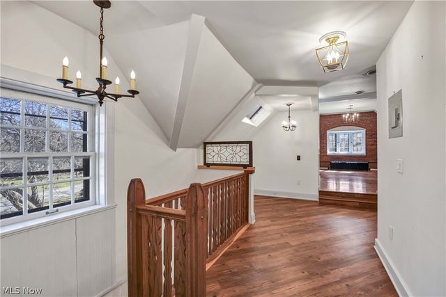 10 E Hanna Lane, Bratenahl, OH 44108