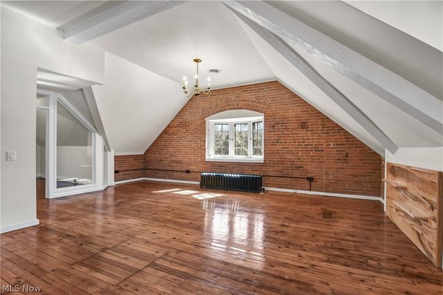 10 E Hanna Lane, Bratenahl, OH 44108