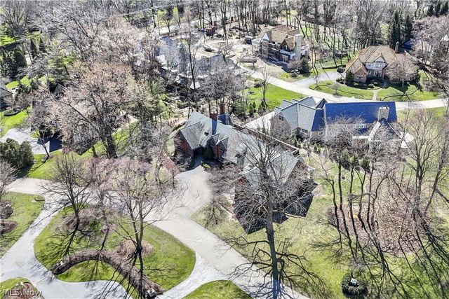 10 E Hanna Lane, Bratenahl, OH 44108