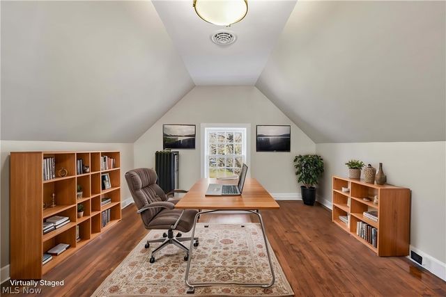 10 E Hanna Lane, Bratenahl, OH 44108