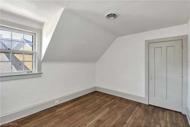 10 E Hanna Lane, Bratenahl, OH 44108