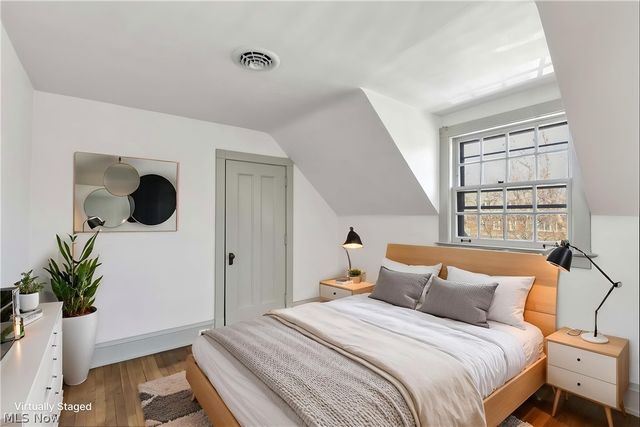 10 E Hanna Lane, Bratenahl, OH 44108