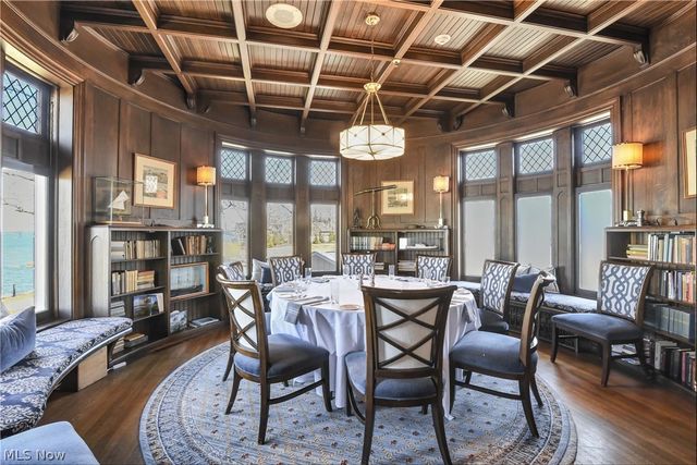 10 E Hanna Lane, Bratenahl, OH 44108