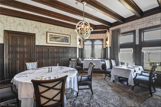 10 E Hanna Lane, Bratenahl, OH 44108