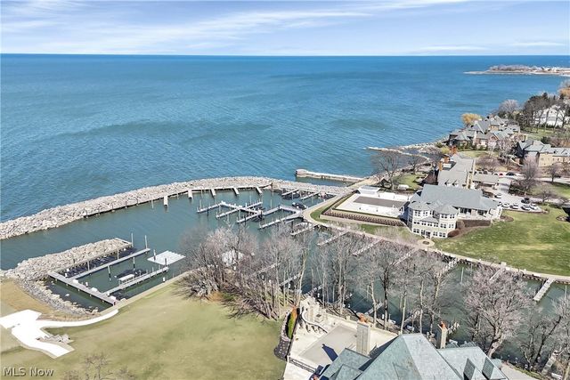 10 E Hanna Lane, Bratenahl, OH 44108