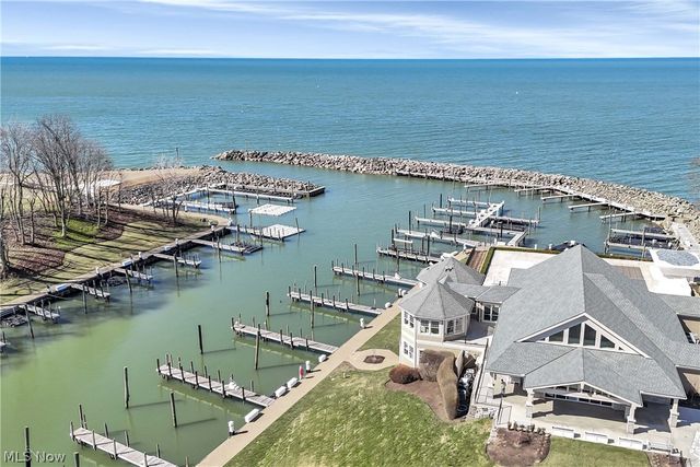 10 E Hanna Lane, Bratenahl, OH 44108