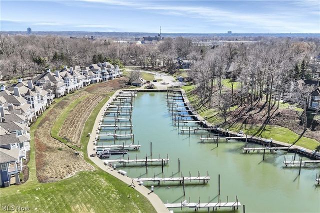 10 E Hanna Lane, Bratenahl, OH 44108