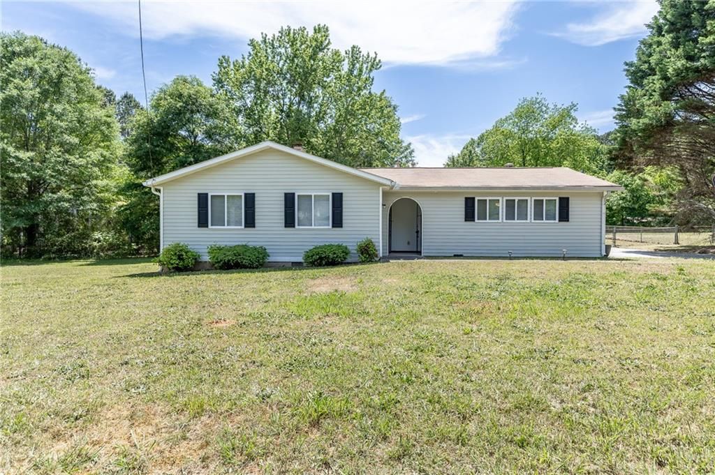 1597 Bennett Road, Grayson, GA 30017
