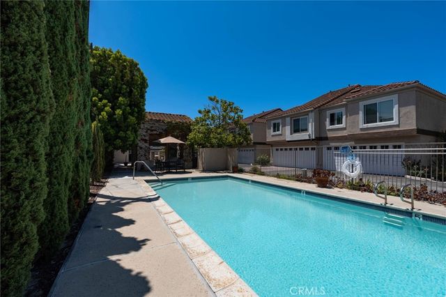 543 Victoria M, Costa Mesa, CA 92627