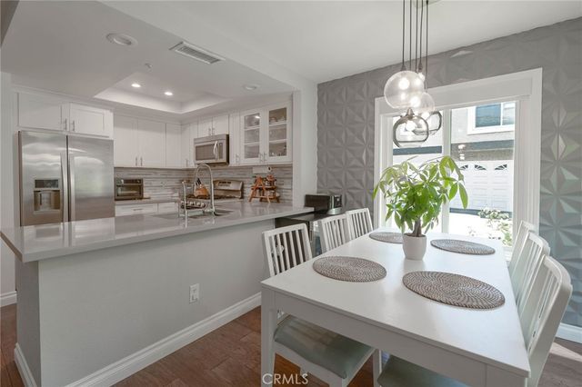 543 Victoria M, Costa Mesa, CA 92627