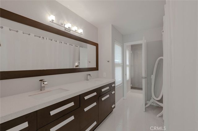 543 Victoria M, Costa Mesa, CA 92627