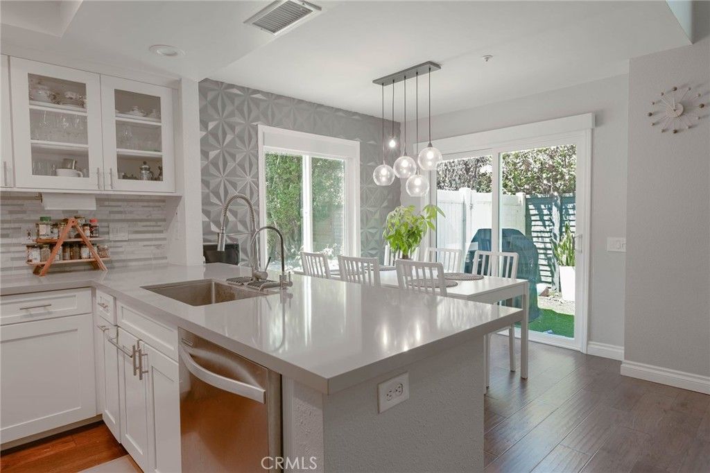 543 Victoria M, Costa Mesa, CA 92627