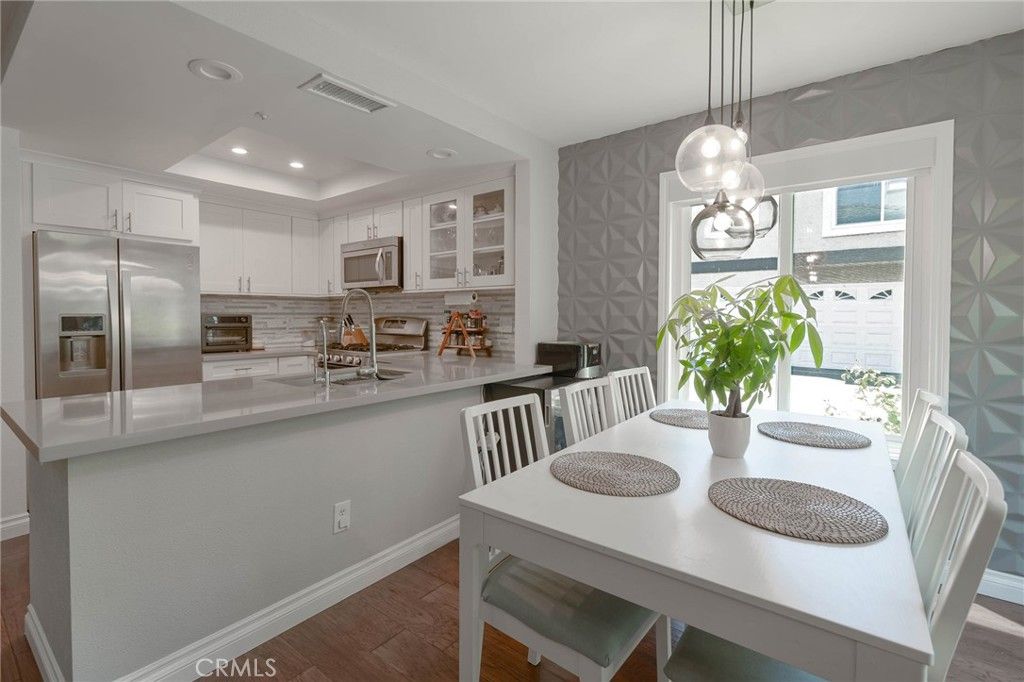 543 Victoria M, Costa Mesa, CA 92627 — photo 3