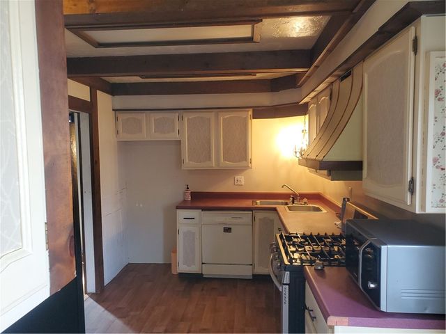 400 Elwyn Ave, Springdale Boro, PA 15144