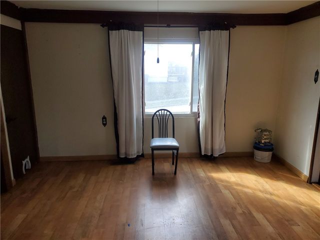 400 Elwyn Ave, Springdale Boro, PA 15144