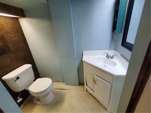 400 Elwyn Ave, Springdale Boro, PA 15144