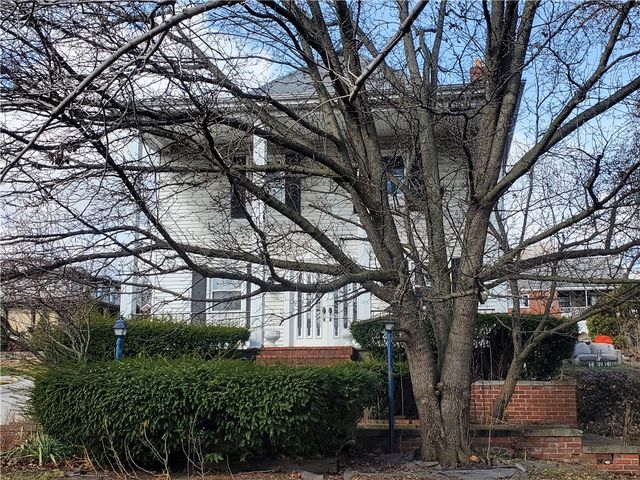 400 Elwyn Ave, Springdale Boro, PA 15144