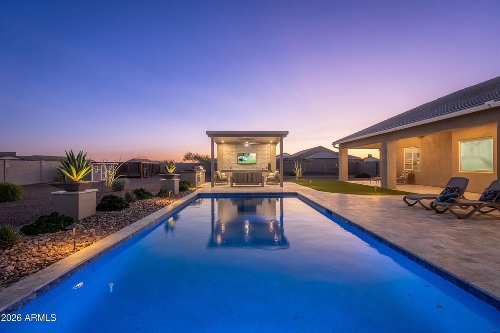 9037 W GARNET MOUNTAIN Drive, Casa Grande, AZ 85194 — exterior